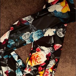Zyia womens floral tights. Excellent used condition. No flaws.